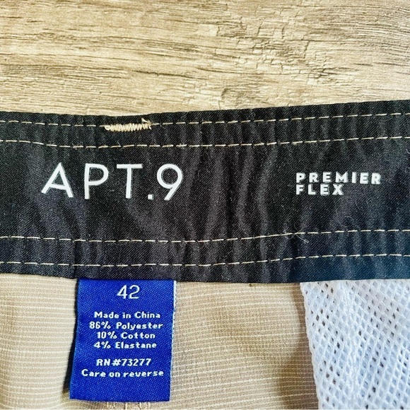 Apt. 9 Khaki Premier Flex Shorts Size 42 NWT NEW - Picture 2 of 8
